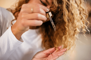 quels soins pour nourrir les cheveux secs