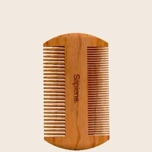 Peigne à barbe en bois de poirier Sapiens avec double denture -accessoire éco-responsable pour l’entretien de la barbe.