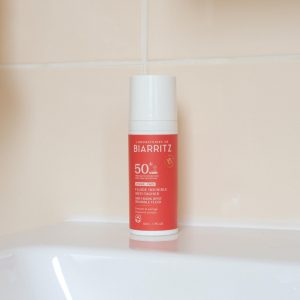 fluide-invisible-anti-taches-spf50-laboratoires-biarritz